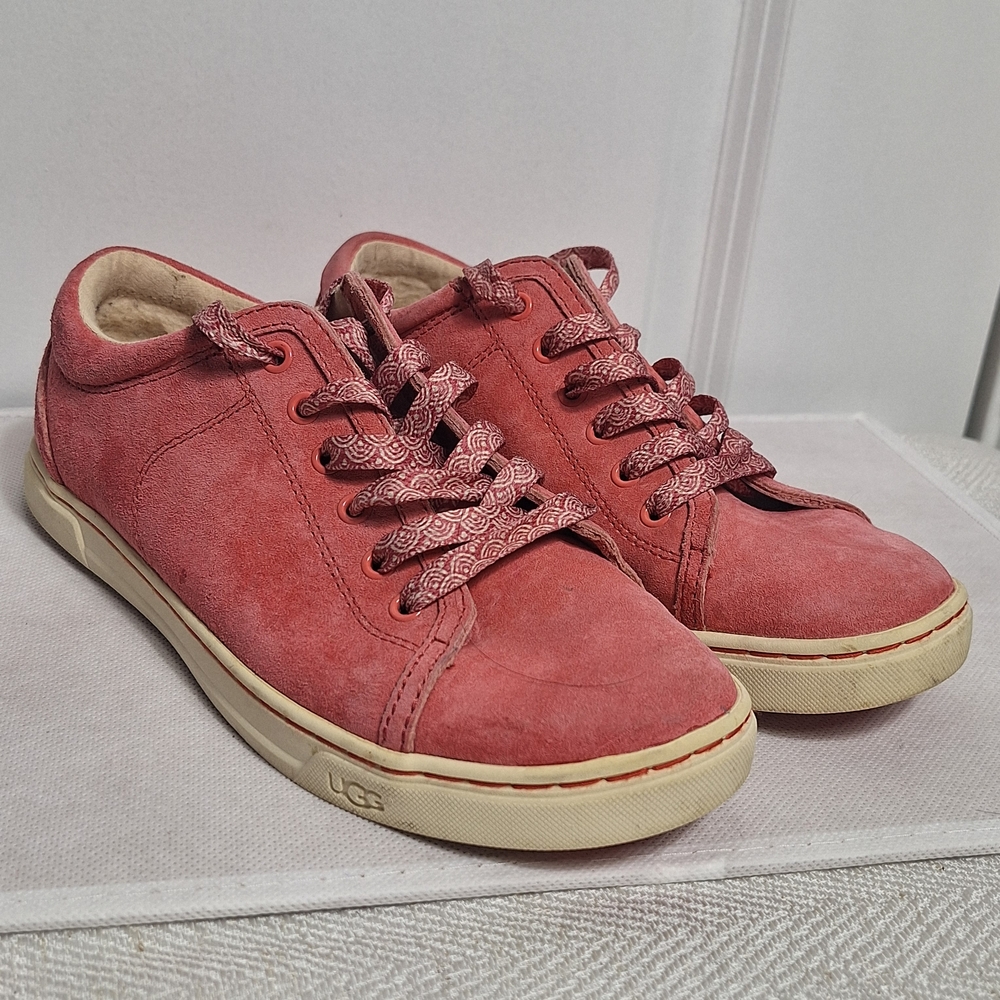 💎  Good Condition UGG Women's Coral Suede Lace-Up Shoes | Size 8